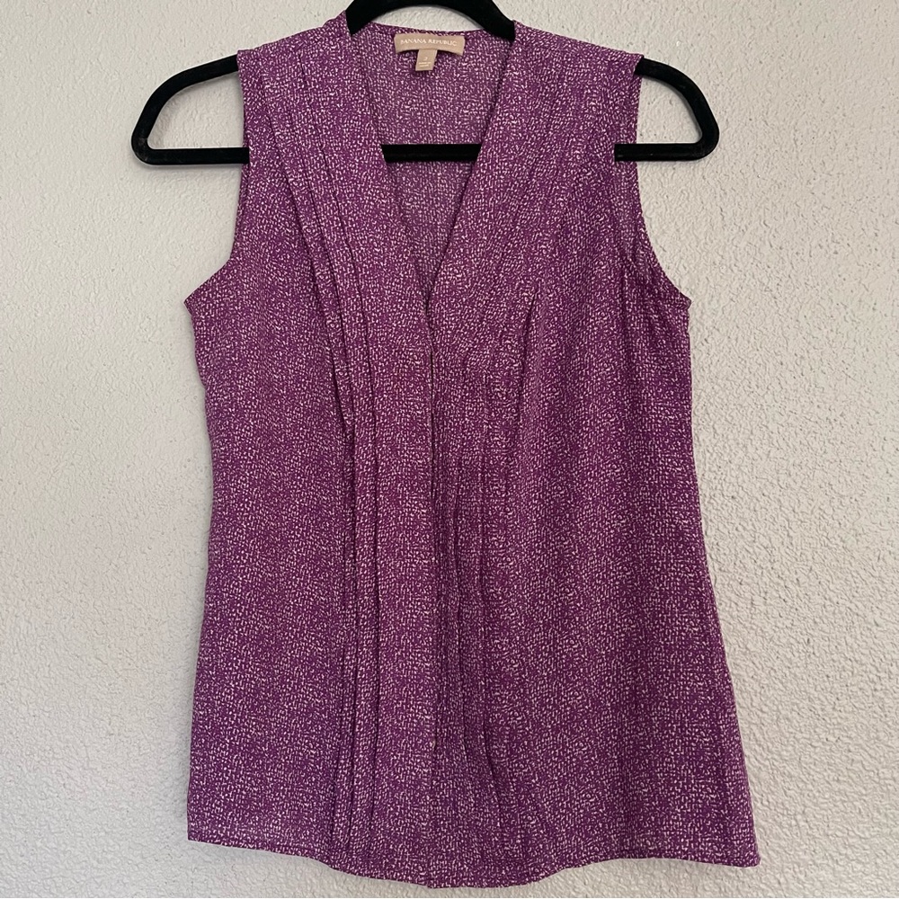 Banana Republic Pleated Sleeveless Blouse
